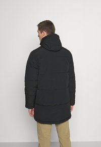 Lyle & Scott HEAVYWEIGHT LONGLINE PUFFER JACKET - Casaco de inverno - jet black