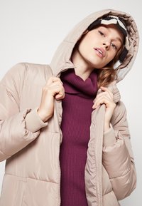 Pieces PCBEE ULTRA LONG PUFFER - Vinterkappa /-rock - silver mink