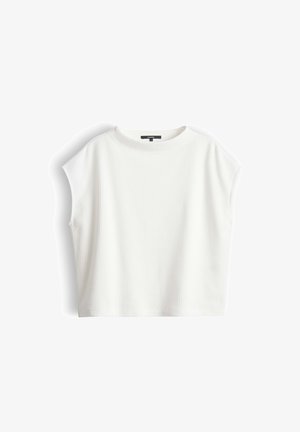 Wit geribbeld gebreid mouwloos topje met ronde hals en losse pasvorm, plat gelegd tegen een witte achtergrond.