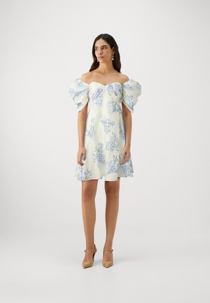 ANGIE OFF SHOULDER BABYDOLL MINI DRESS - Cocktailjurk - coral blue