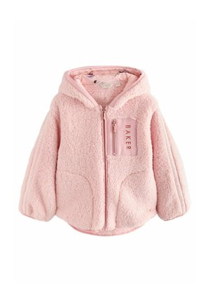Rosa Fleecejacke mit Kapuze, ausgestattet mit einem Reißverschluss vorne, seitlichen Taschen und einem Patch mit der Aufschrift "BAKER" auf der Brust. Weiche Textur.
