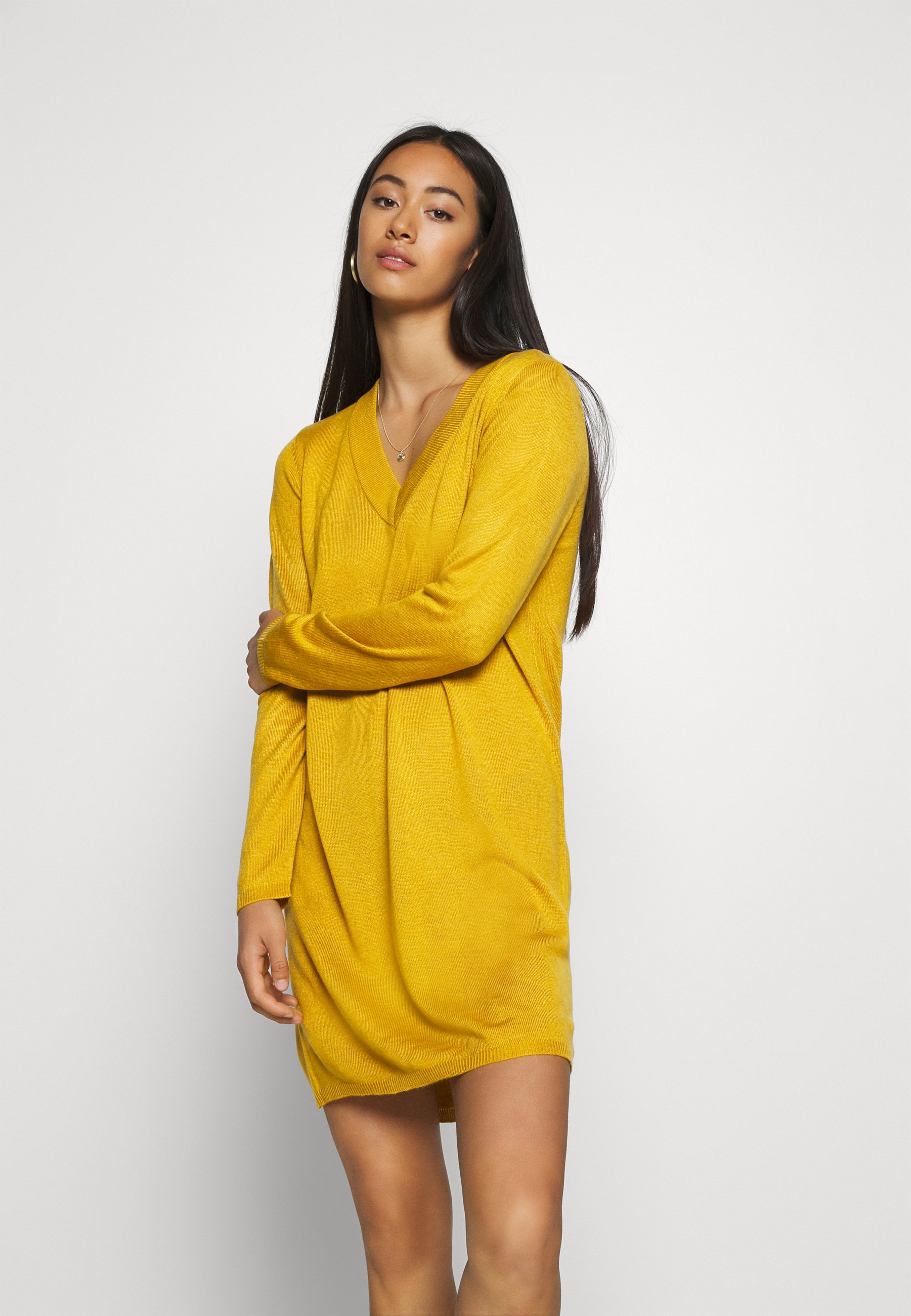 robe pull jaune