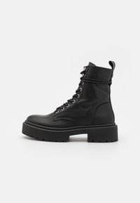 Steve Madden GUSTO - Stivaletti con plateau - black