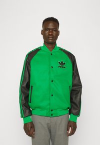 adidas Originals SST VARSITY - Bomber-jakk - green/black
