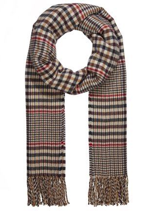 Bufanda de lana a cuadros en marrón, beige, negro y rojo, con extremos con flecos, doblada en forma de bucle sobre un fondo blanco.