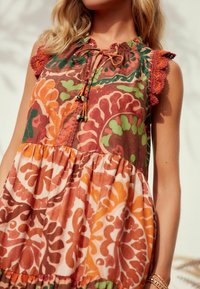 Next TIERED SUMMER - REGULAR FIT - Maxikjoler - red