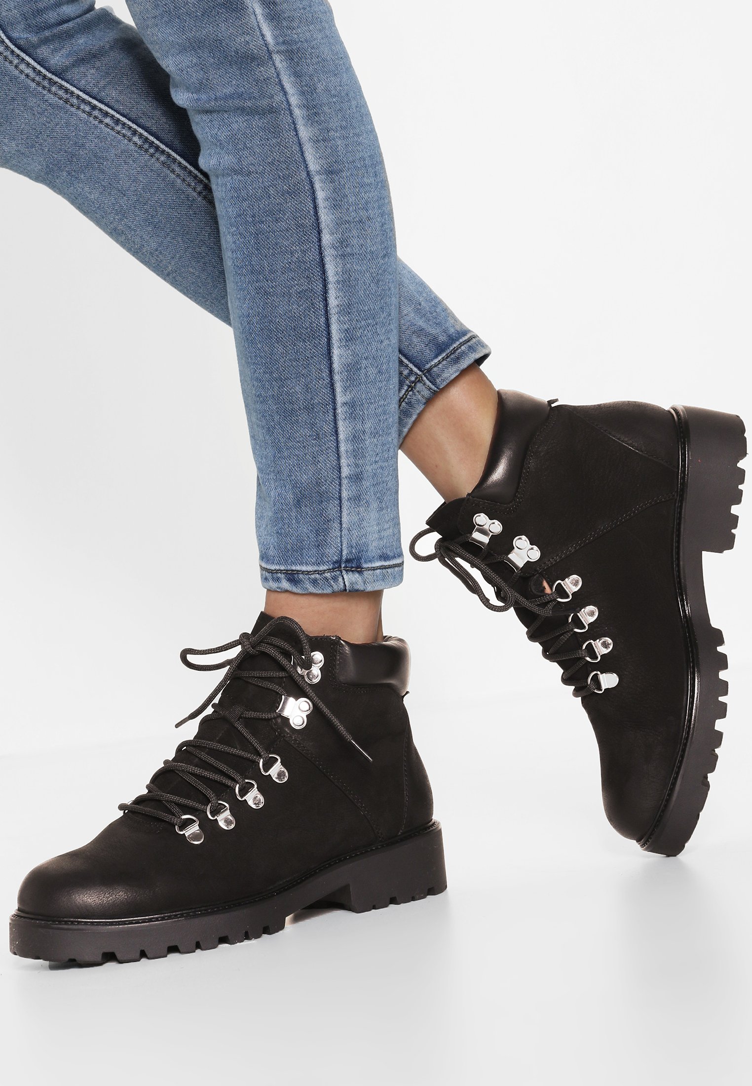 vagabond kenova chelsea boots black nubuck