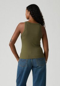 Levi's® Top - sorrel horse