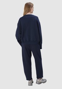 True Religion WILLOW granatowy