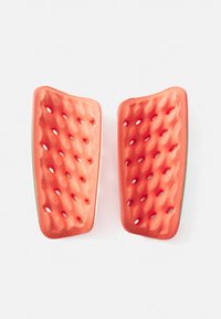 Røde ergonomiske skumpuder med en tekstureret overflade og ventilationshuller, designet til komfort og støtte. Glatte kanter, håndledsformet design.