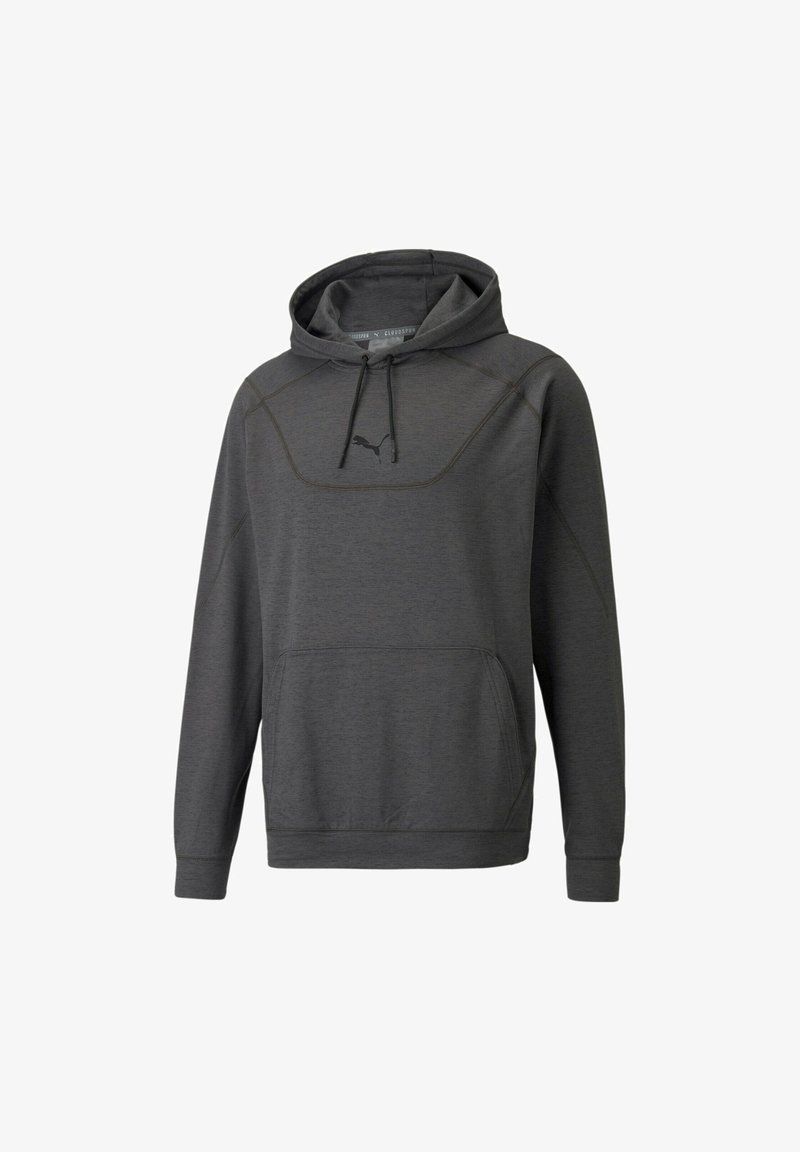 Sudadera con capucha gris, con un bolsillo canguro, cordón y un logo en el pecho. Tejido suave con una textura lisa y detalles de costura sutiles.