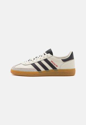 HANDBALL SPEZIAL UNISEX - Sneakers low - off white/core black/gum