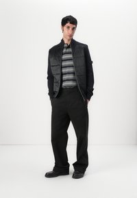 JOOP! HANNORO czarny