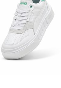 Puma CALI COURT MATCH - Sportcipő - white jade frost