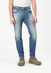 Diesel - DFINITIVE - Straight leg jeans - medium blue Thumbnail Image 1