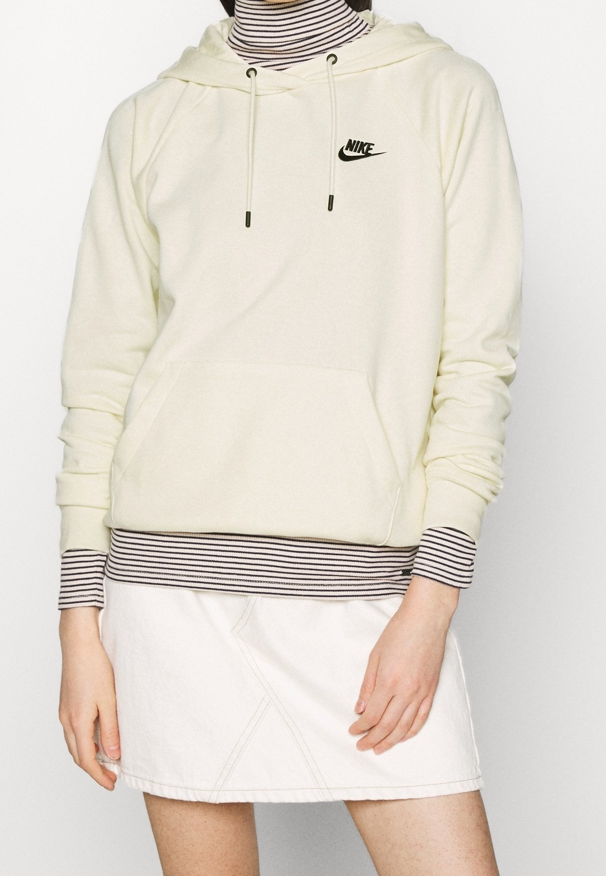 nike turtleneck hoodie