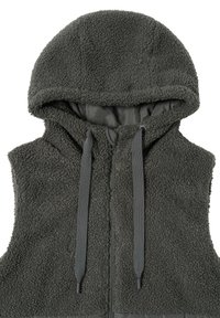Grå huva väst gjord av plysch och texturerad tyg. Har en dragkedja framtill och dragsko detaljer. Det inre foderet är slätt och i kontrasterande material.