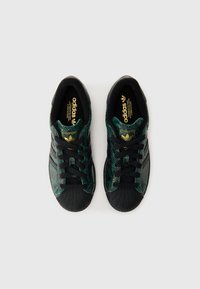 adidas Originals SUPERSTAR II W - Sneakers low - collegiate green/core black/gold-coloured