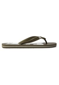Olive vihreä flip-flop-sandaali, jossa on teksturoidut hihnat ja valkoinen logo pohjassa ja hihnassa, tasainen pohja, sivuprofiili.