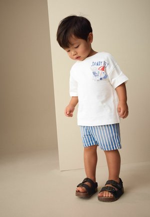Next, REGULAR FIT, mleczny