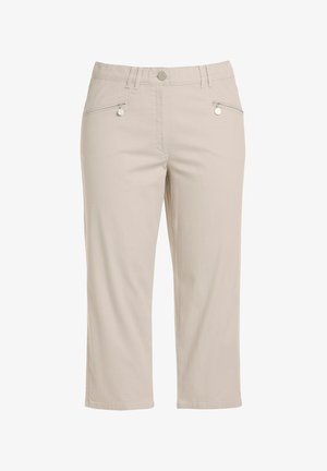 Pantaloni beige a metà gamba realizzati in tessuto leggero, con una texture liscia, due tasche frontali con zip e chiusura con bottone in vita.