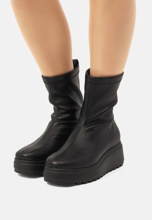 mtng Botines de cuña - black