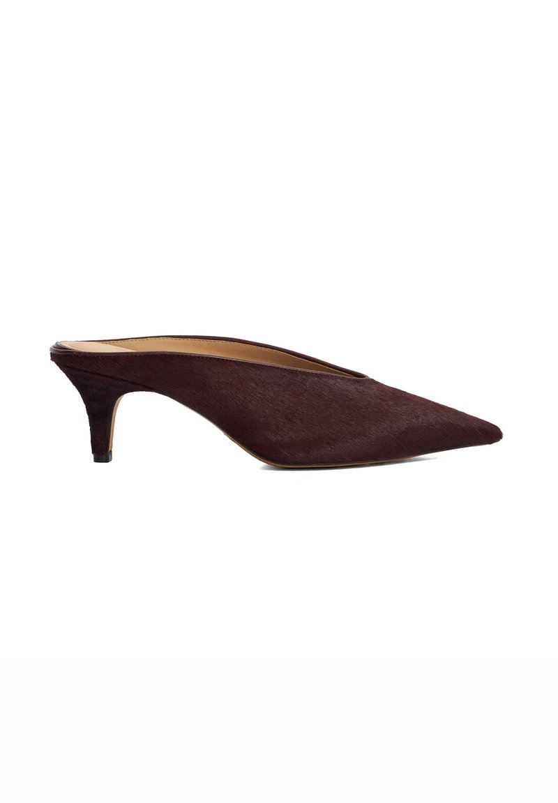 Burgundy pointed-toe mules with a low heel. Made of smooth texture with a soft finish and open back design.