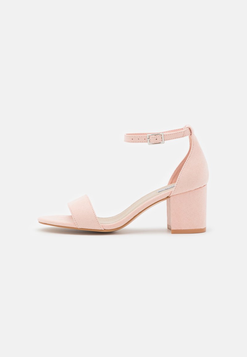 low heel sandals pink