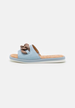 Pantolette flach - sky