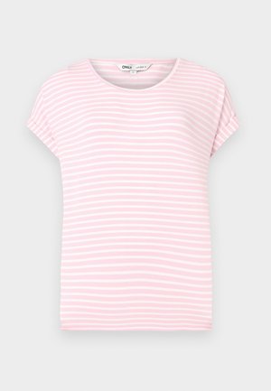 Camiseta de manga corta de color rosa claro con rayas horizontales blancas. Cuello redondo, tejido suave y un corte relajado. Sin patrones ni acentos visibles.
