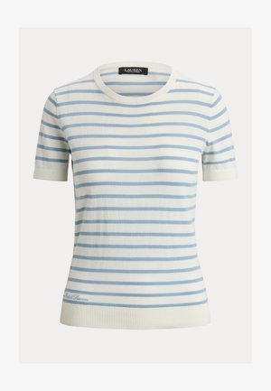 Top alb tricotat cu mâneci scurte, dungi orizontale albastre deschise, decolteu rotund și manșete și tiv striați.