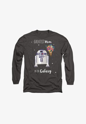 Dunkelgraues Langarmshirt mit einem Grafikdesign eines Droiden, der Blumen in einer Tüte hält, mit dem Text "Die beste Mama der Galaxie" darüber.