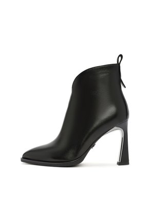 Derimod, Botines de tacón alto - black