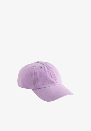 Cappellino da baseball in cotone viola con visiera curva, cinturino regolabile e sei fori di ventilazione per una migliore traspirabilità. Texture liscia.