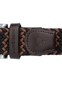 Bransoletka z plecionego materiału w kolorze czarnym i brązowym, z brązową skórzaną pętlą z tłoczonym logo oraz metalowym zapięciem w kolorze srebrnym.