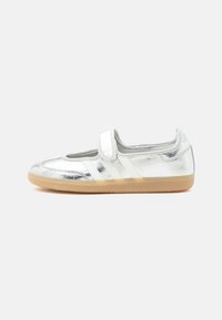 Unselected, silver-coloured metallic/off white