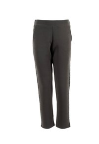 Pantalones atléticos ajustados en negro fabricados con un material suave. Cuentan con una cinturilla lisa y rayas laterales en contraste. Diseño hasta el tobillo.