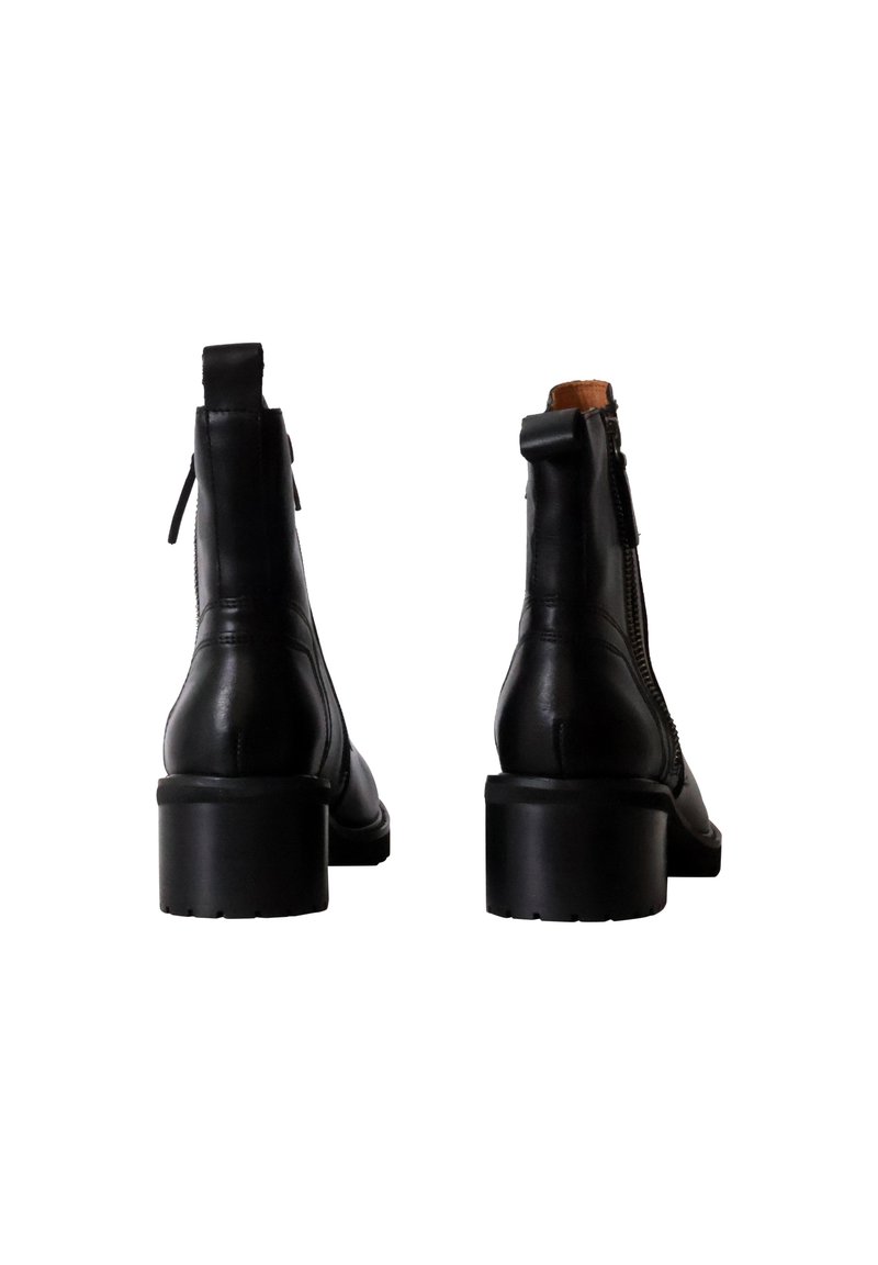 Sacoche de réservoir souple Ducati Scrambler 15 Lt - 21 Lt 96781261A Sacoche de réservoir souple Ducati Scrambler 15 Lt - 21 Lt 96781261A