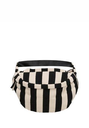 Schwarze und cremefarbene gestreifte Stofftasche mit runder Form, ausgestattet mit einem Klappverschluss und einem verstellbaren schwarzen Tragegurt. Strukturmuster im Fischgrätdesign.