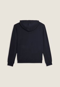 Felpa con cappuccio di colore blu navy, con una consistenza morbida, maniche lunghe, polsi e orlo a coste, e un design semplice senza loghi o motivi visibili.