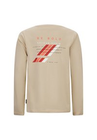 Beige langlopende t-shirt met een grafisch ontwerp met rode en zwarte strepen en tekst op de achterkant. Zacht katoenmateriaal en ronde hals.
