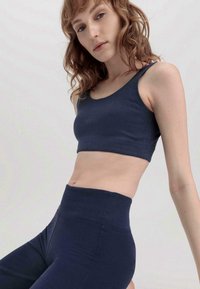 hessnatur FITTED - Top - dunkelblau