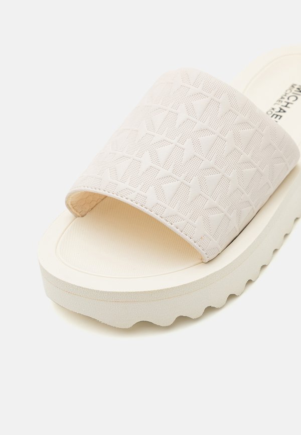 TEAGAN MERRICK - Mules - vanilla4