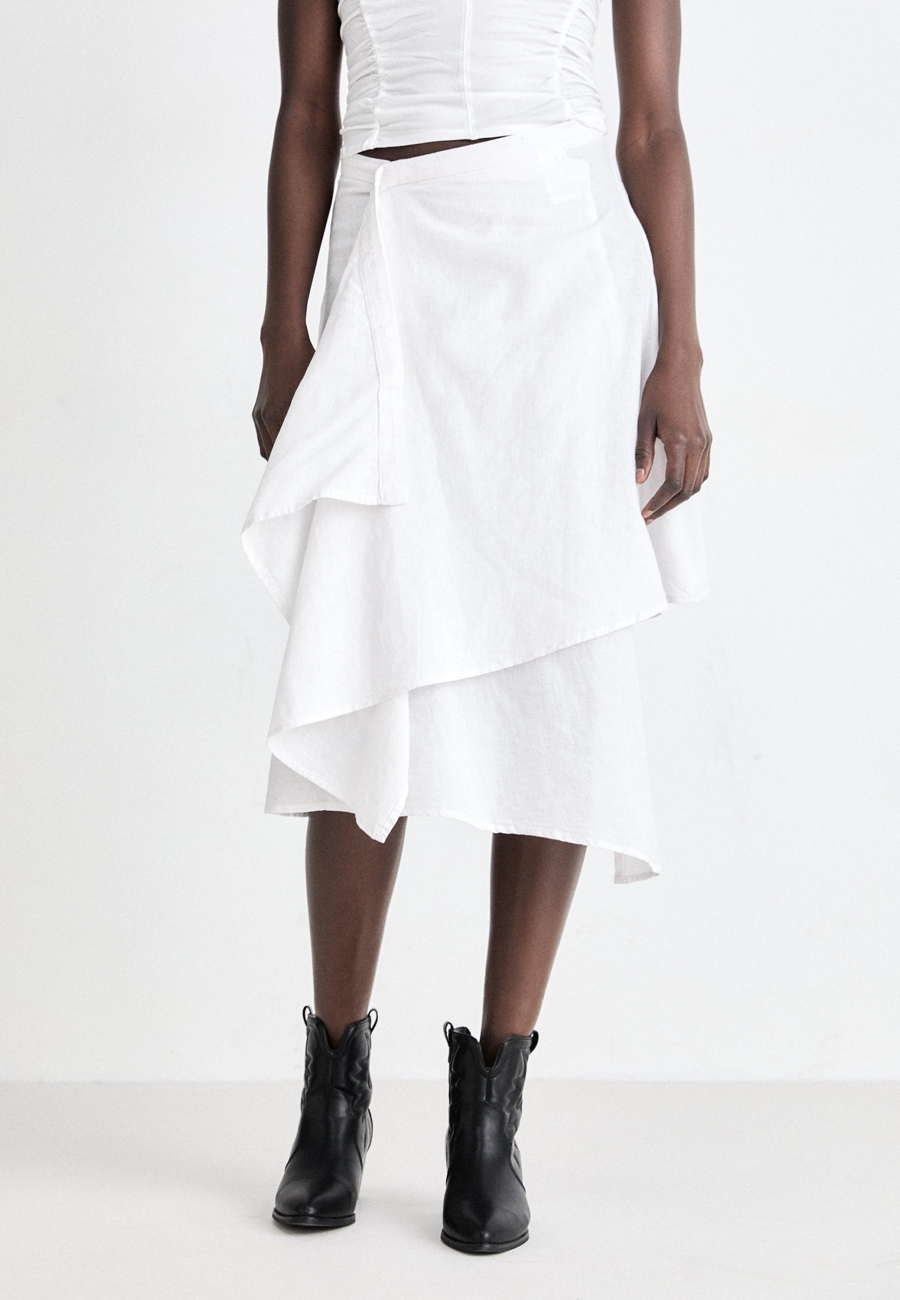 Premium Plus White Woven Button Detail Maxi Skirt | Plus Size