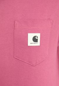 Carhartt WIP POCKET - T-shirt basic - dusty fuchsia