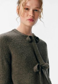 Object OBJPARVI NOOS - Gilet - morel