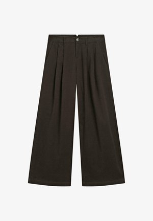 Hnědé kalhoty s širokými nohavicemi, záhyby, bočními kapsami, poutky na pásek a zapínáním na knoflík se zipem v pase.