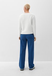 s.Oliver MIT MUSTERSTRUKTUR - Sweater - ecru