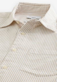 Next STRIPE SHORT SLEEVE OXFORD REGULAR FIT - Cămașă - natural