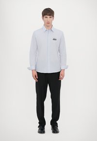 Iceberg CAMICIA - Hemd - bianco/blu/azzurro